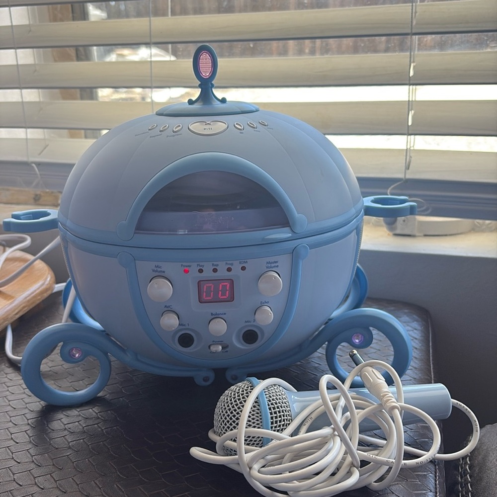 Vintage Disney Cinderella Carriage Boom Box Karaoke
CD Player 2005
